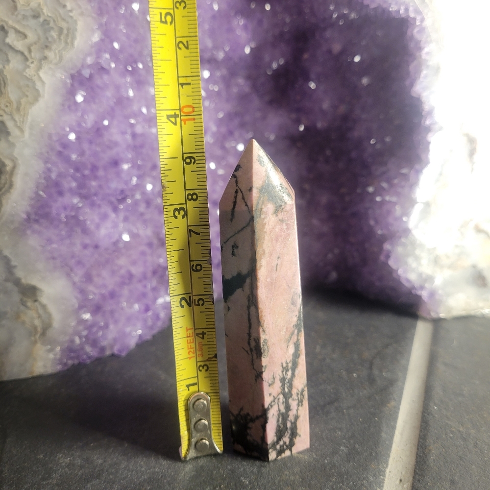 Rhodonite crystal tower - Picture 4 of 7